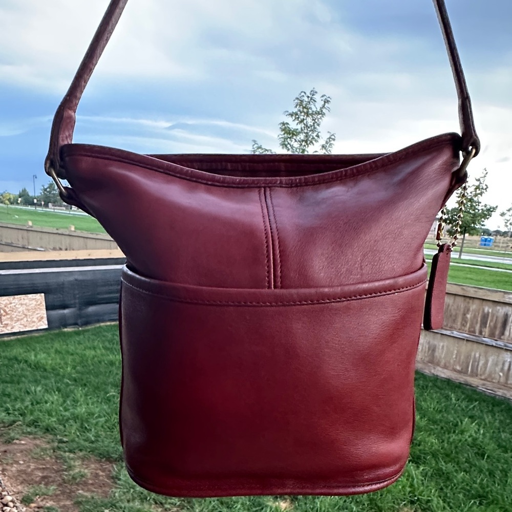 Elegant Burgundy Leather Shoulder Bag